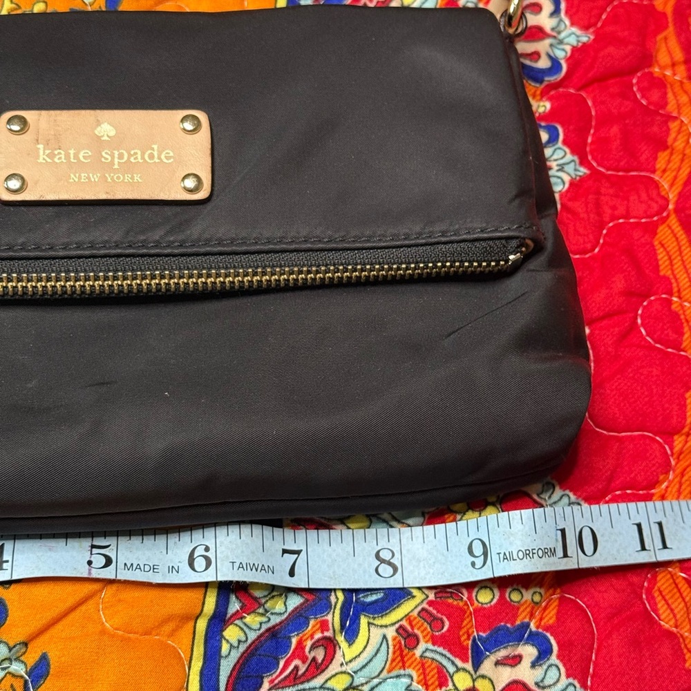 Kate Spade Black Crossbody Bag with Sleek Design - Picture 3 of 12